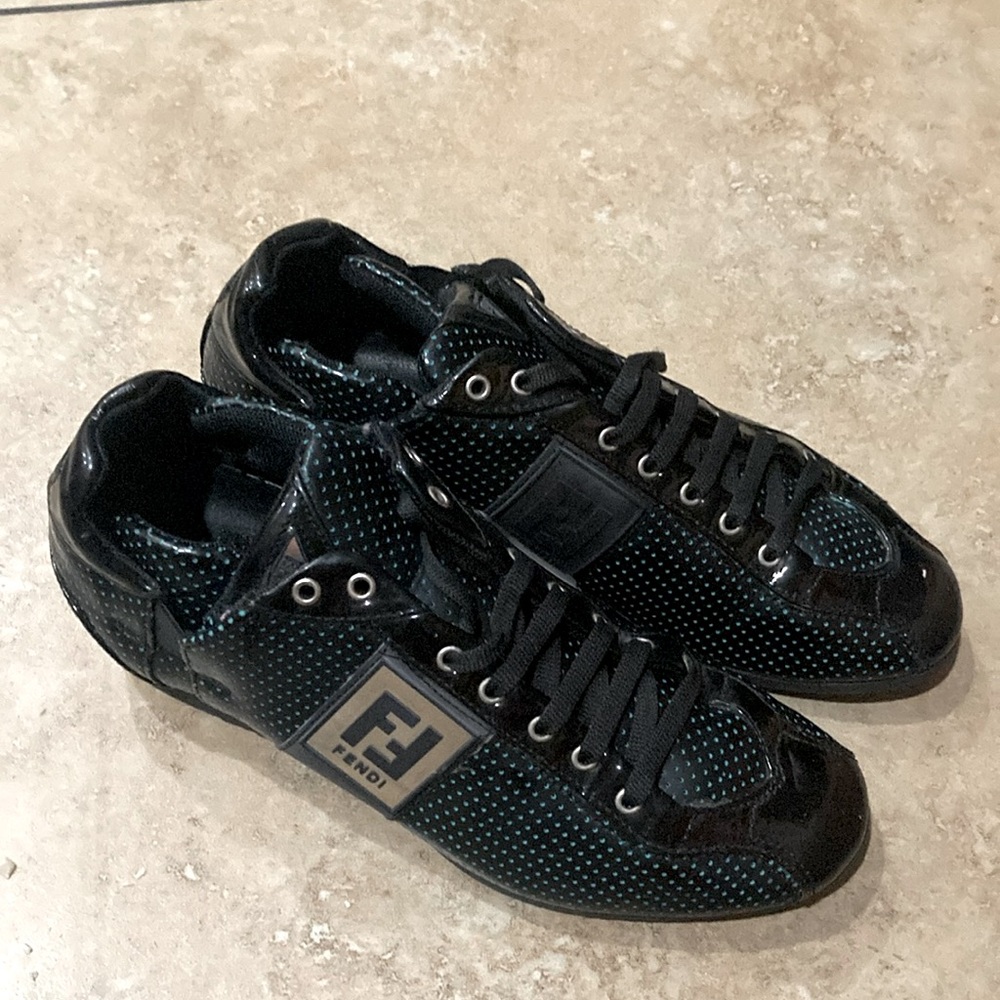 Fendi
Leather low trainers sz 36